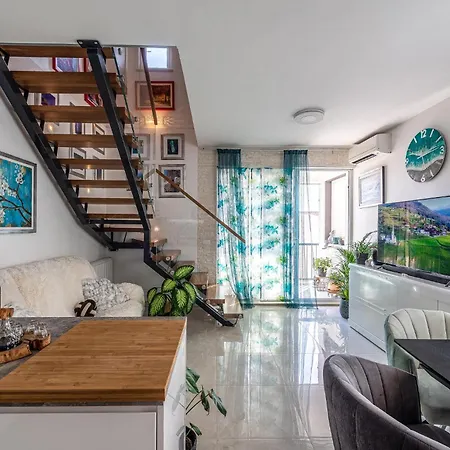 Διαμέρισμα 3 Bedroom In *