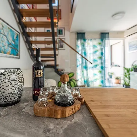 3 Bedroom In Apartment *