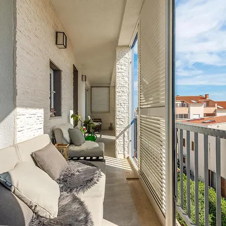 3 Bedroom In Διαμέρισμα Ζαντάρ