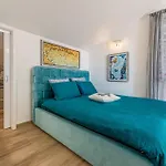 Lovely Apartment In Zadar With Wifi *