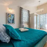 Διαμέρισμα Cozy In With Wifi
