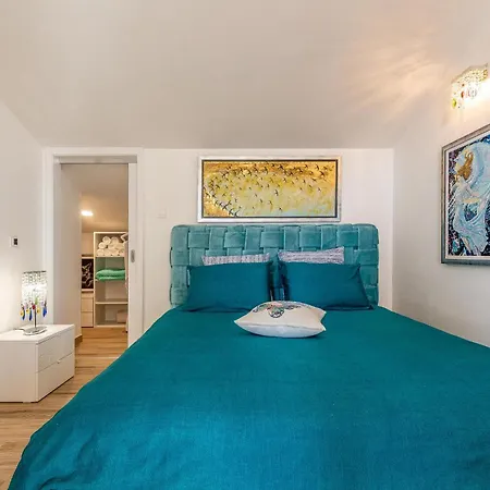 Lovely Apartment In Zadar With Wifi